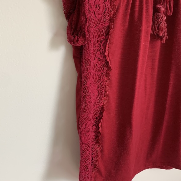 Maroon blouse with lace - Picture 2 of 2
